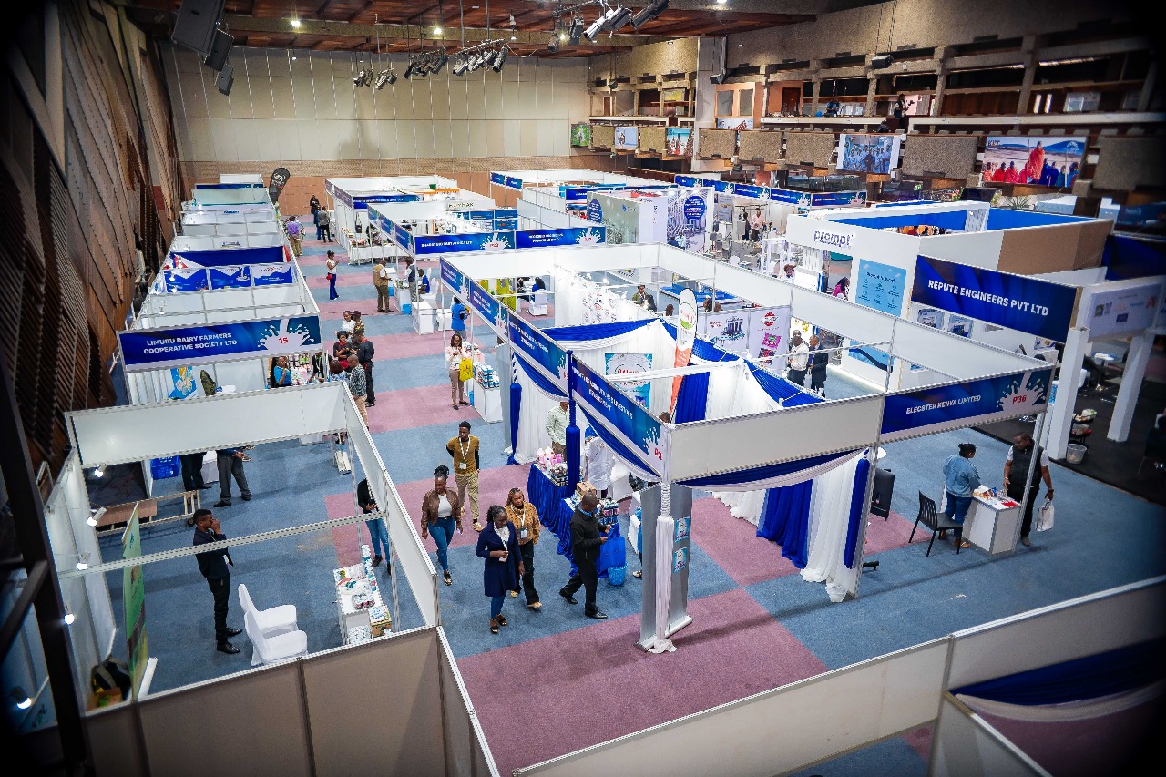 モーダルウィンドウで表示します。